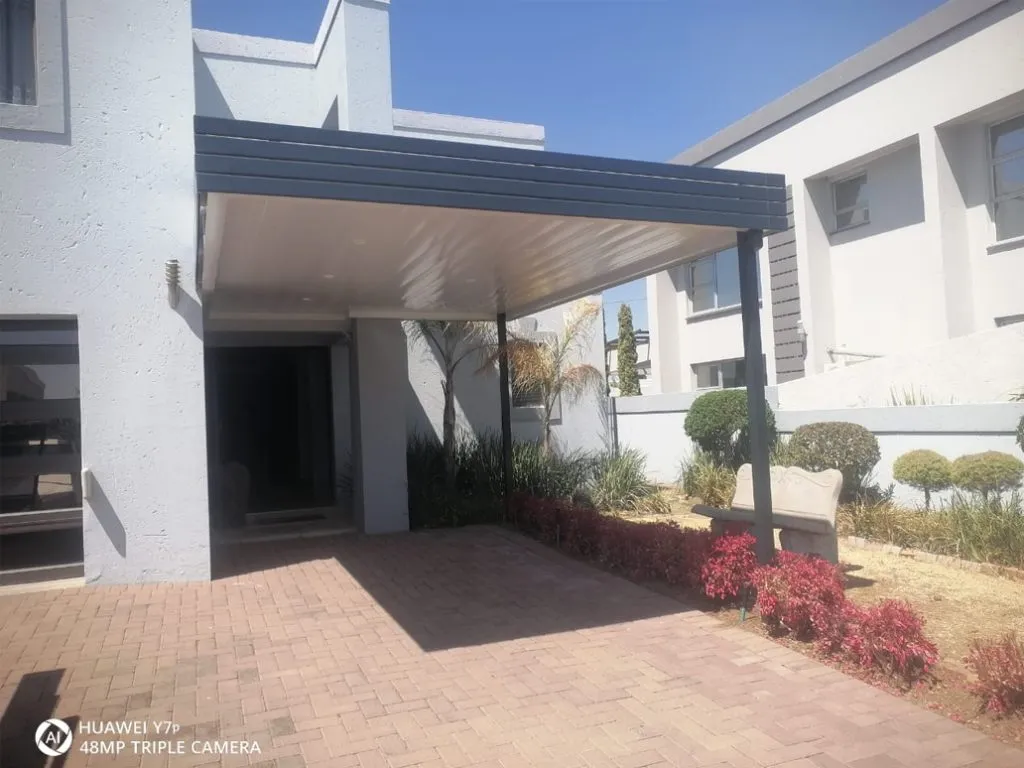 Example of a Dan-Neil outdoor-cover installation relevant to Midrand enquiries